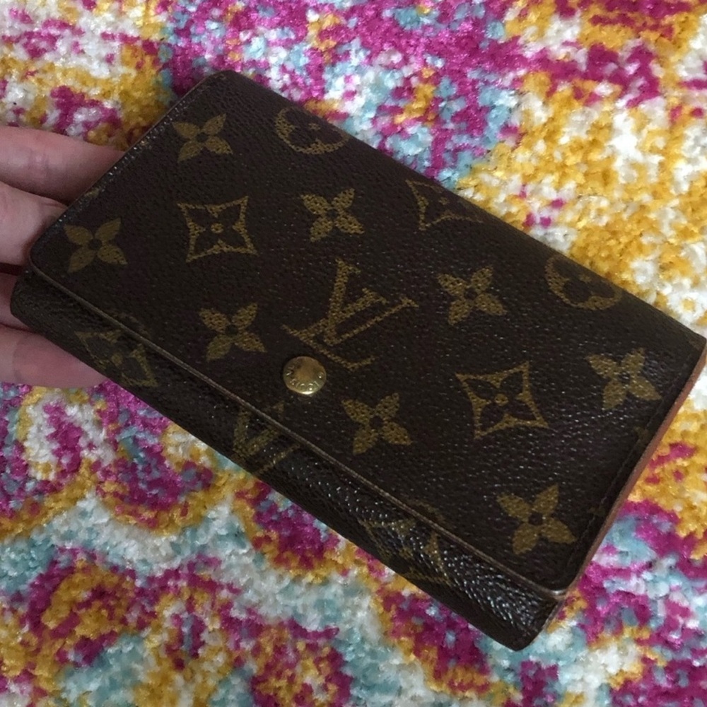 Lv vintage wallet
